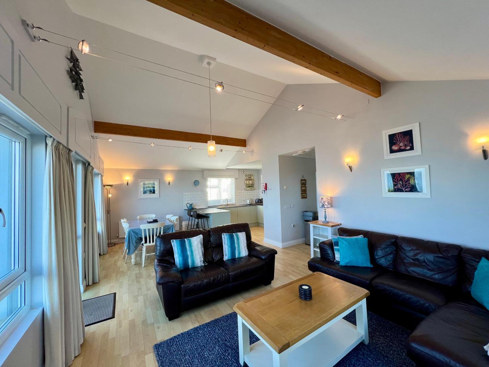 Golden Bay Village Апартаменты *