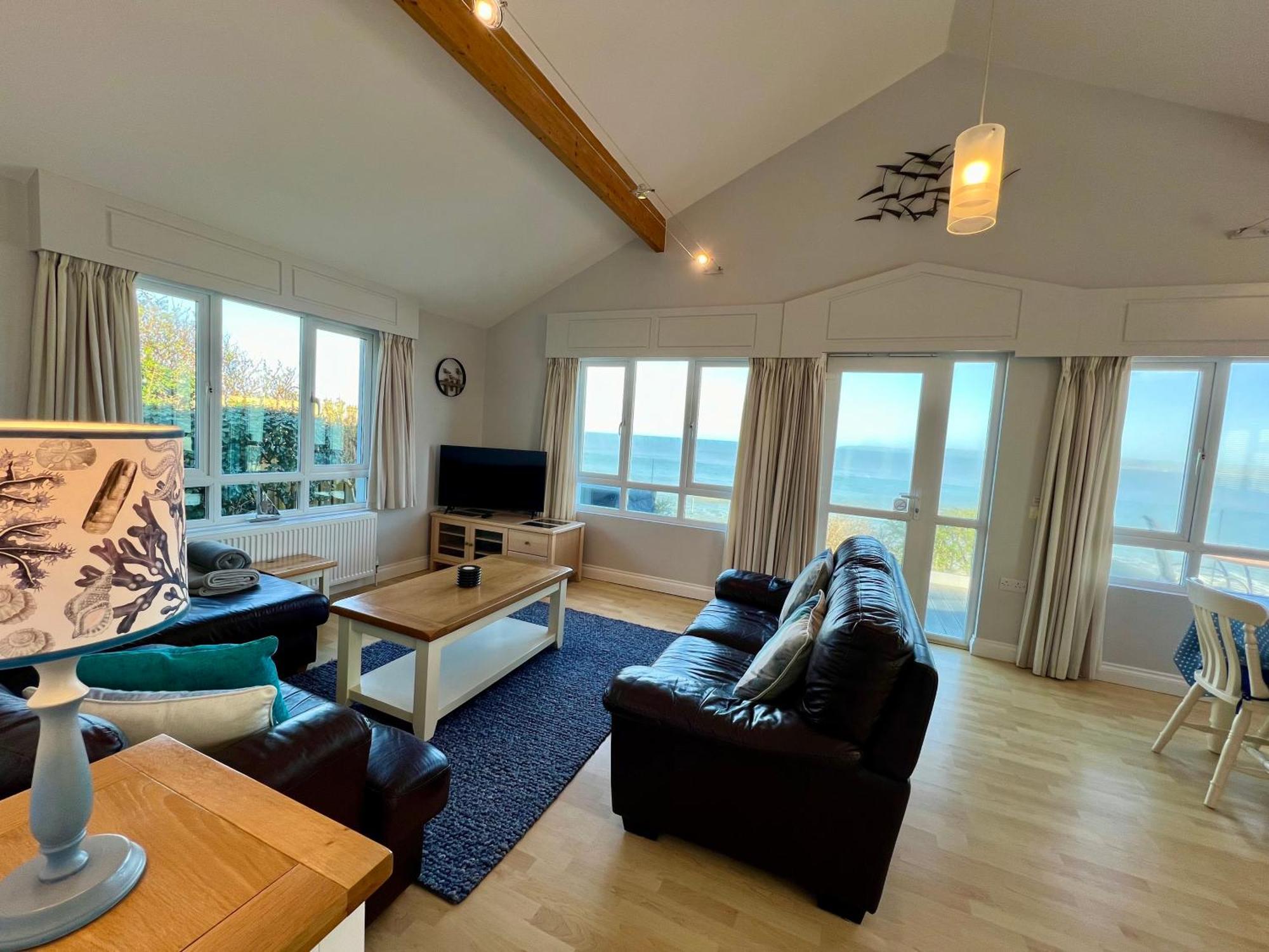 Апартаменты Golden Bay Village