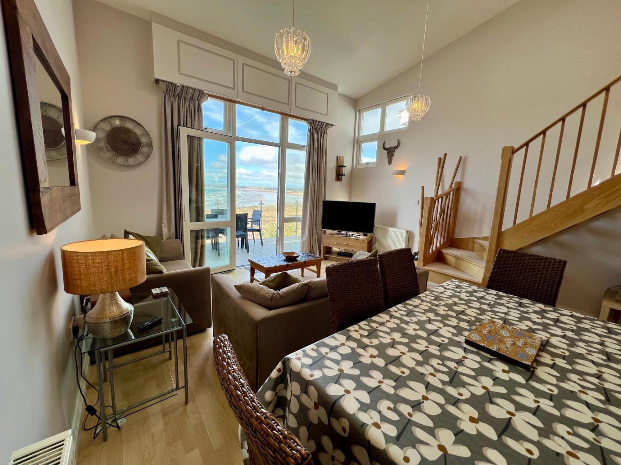 Апартаменты Golden Bay Village