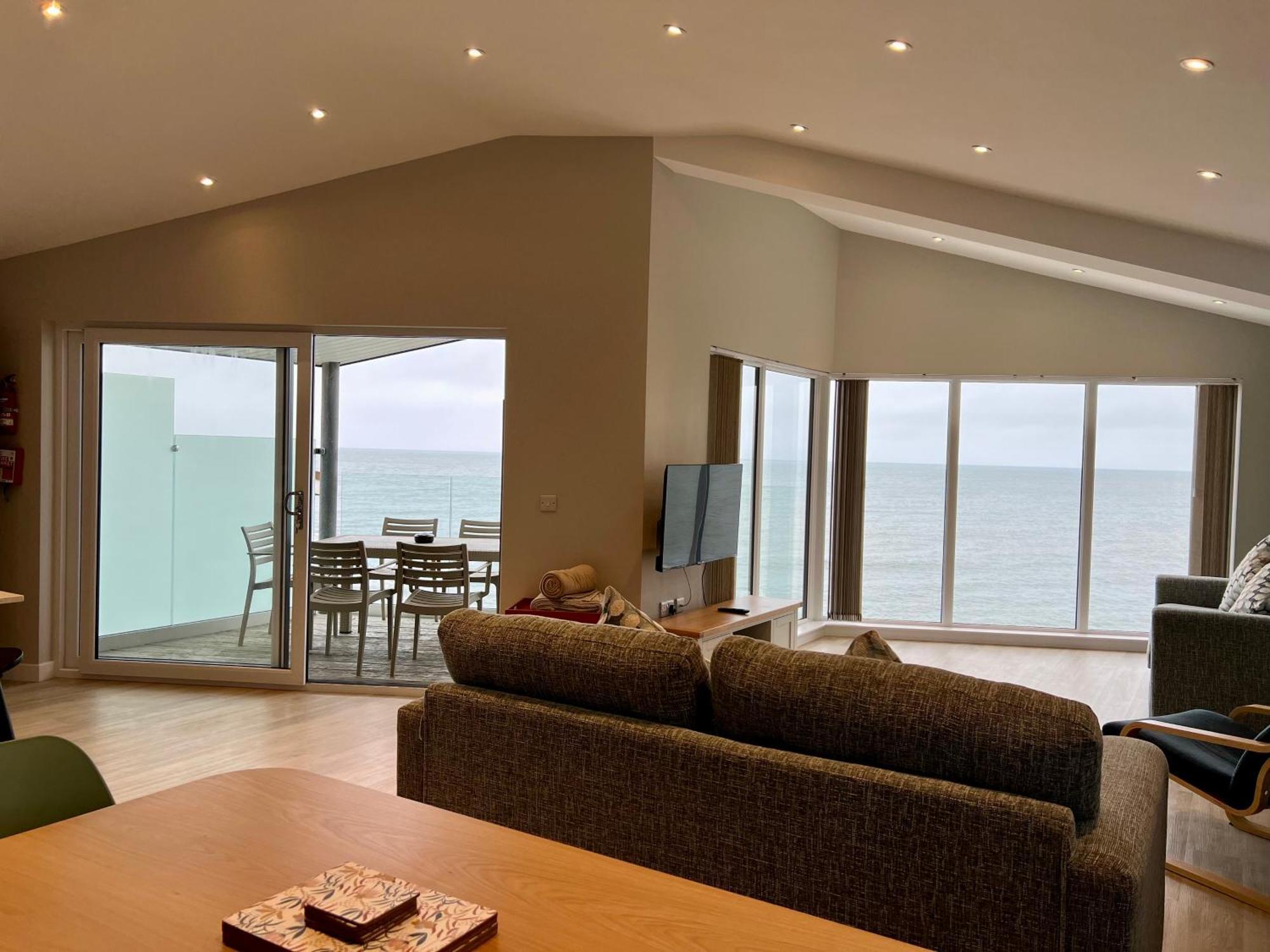 Golden Bay Village Апартаменты *